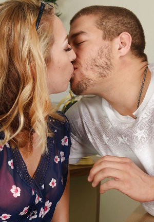 18 year old girl Arwen Gold loses her virginity after her car breaks down